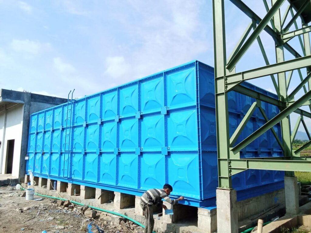 pabrik-tangki-panel-fiberglass-roof-tank-custom-tangerang-proses-perakitan